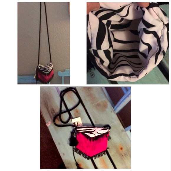 Sandra Leal Boho Reversible Small Crossbody Bag - Picture 2 of 10